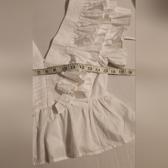 Par Violet V-neck Ruffle Peplum Top in White - Picture 8 of 13